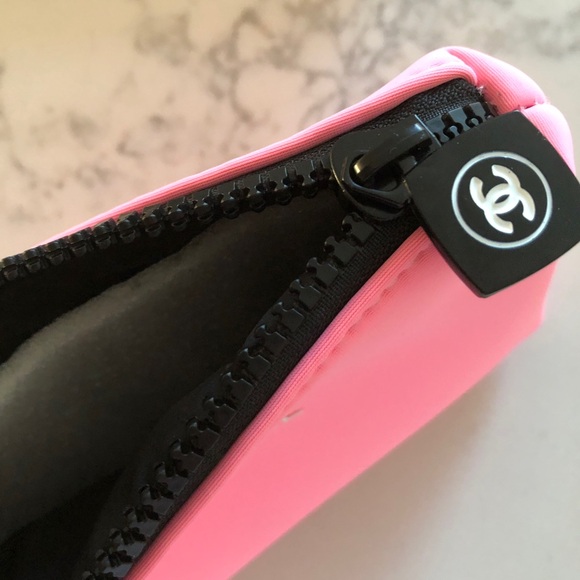 Chanel Cosmetic Bag PINK - Picture 6 of 10